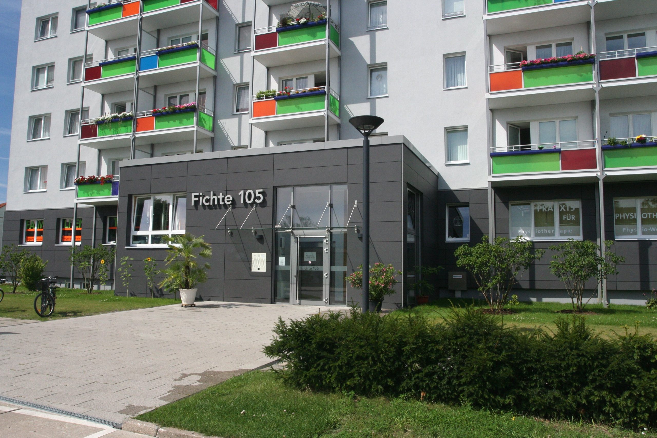 Das Gebäude Fichte 105 in Wildau von außen